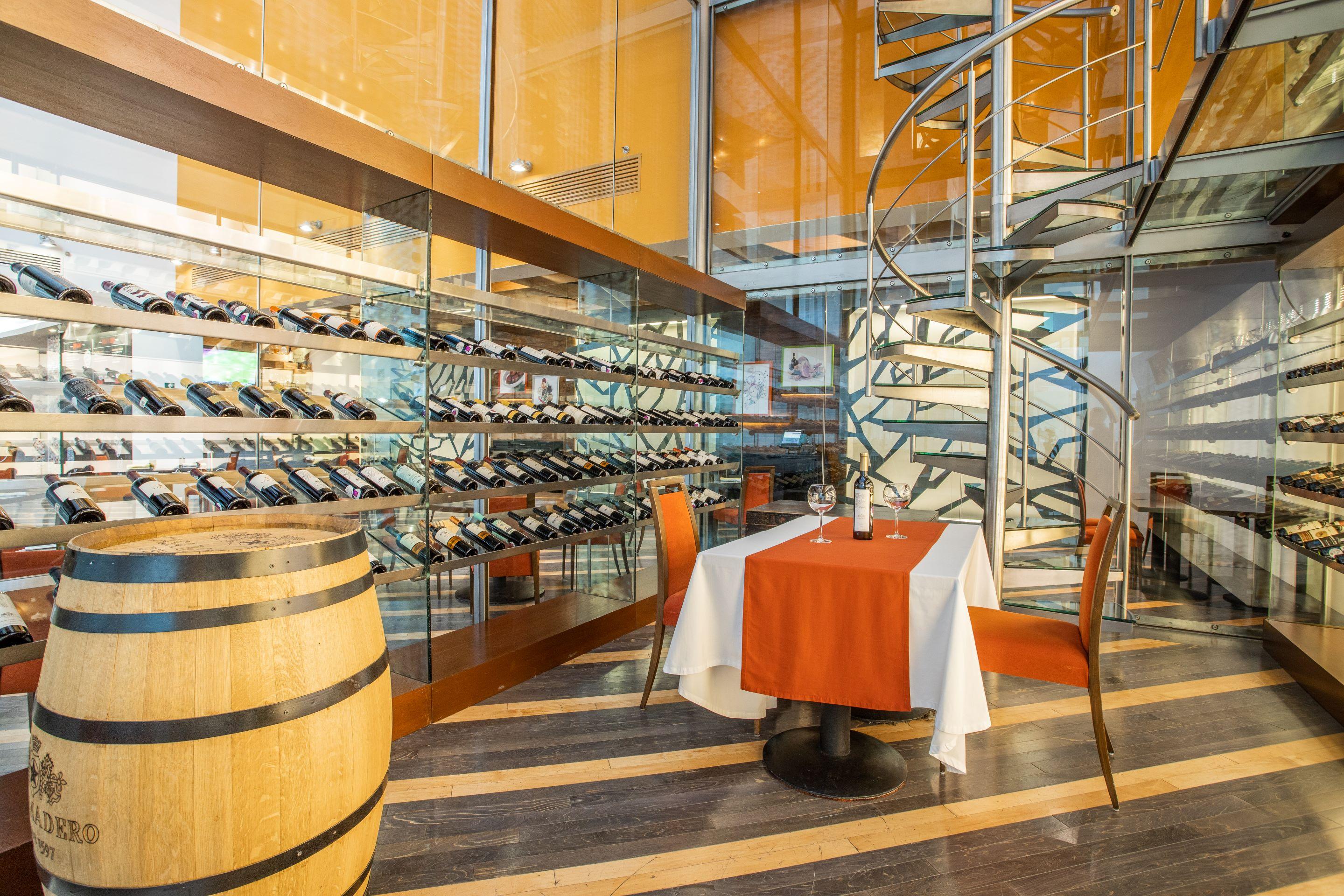 Camino Real Monterrey Hotel San Pedro Garza Garcia Buitenkant foto Wine bar in Vienna