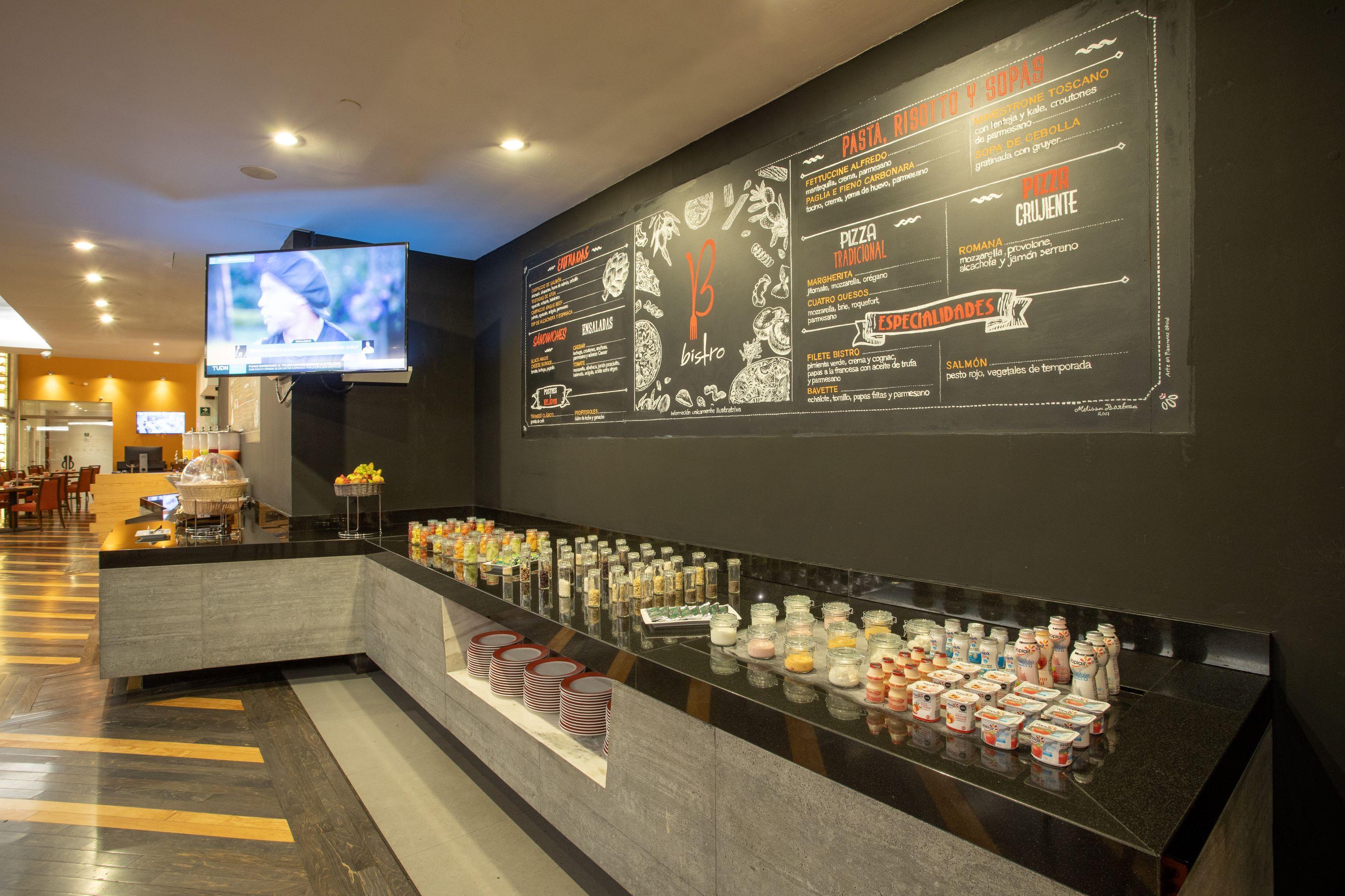 Camino Real Monterrey Hotel San Pedro Garza Garcia Buitenkant foto Anytime Fitness in Singapore