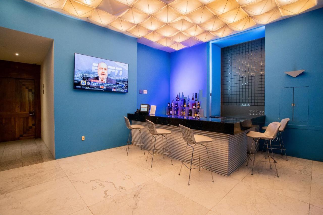 Camino Real Monterrey Hotel San Pedro Garza Garcia Buitenkant foto The bar at the 2016 Democratic National Convention
